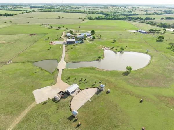 $4,104,625 | 887 Hcr 3110 Street North, Abbott, TX 76621