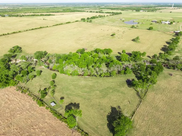 $4,104,625 | 887 Hcr 3110 Street North, Abbott, TX 76621