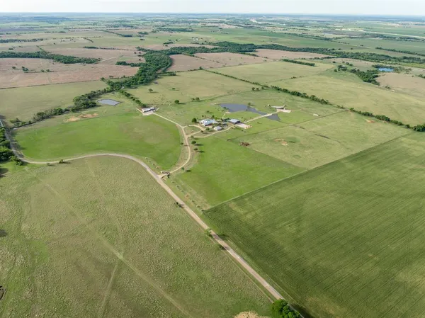 $4,104,625 | 887 Hcr 3110 Street North, Abbott, TX 76621