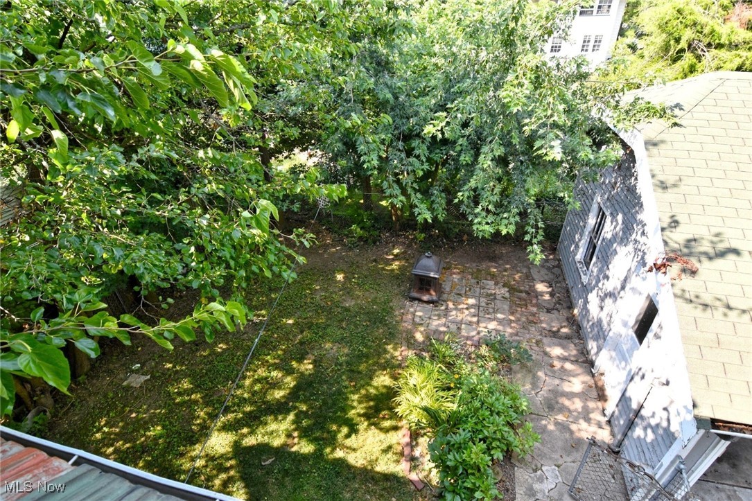 17930 Rosecliff Road Cleveland, OH 44119 - Photo 37 of 50 View of yard