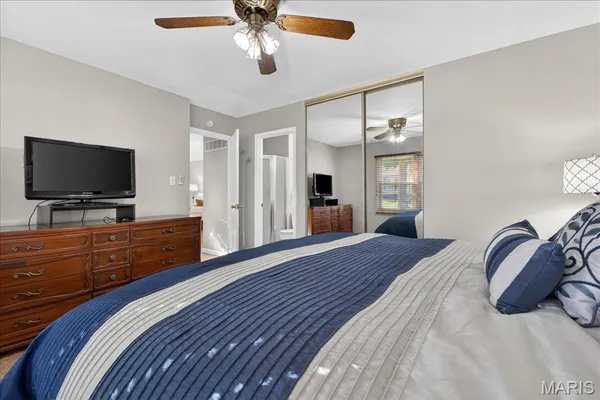 $325,000 | 947 Bellestri Drive, Ballwin, MO 63021