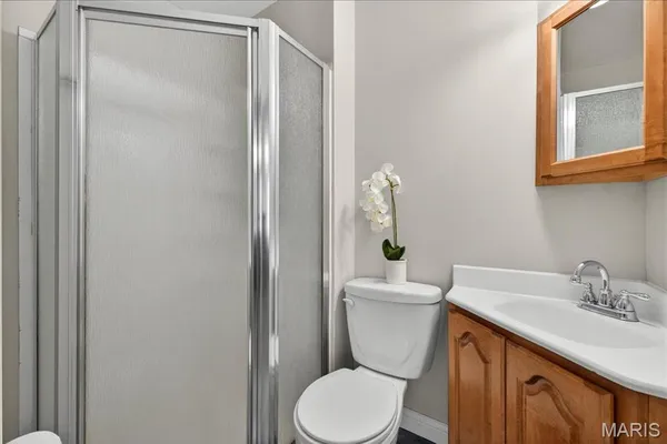 $325,000 | 947 Bellestri Drive, Ballwin, MO 63021