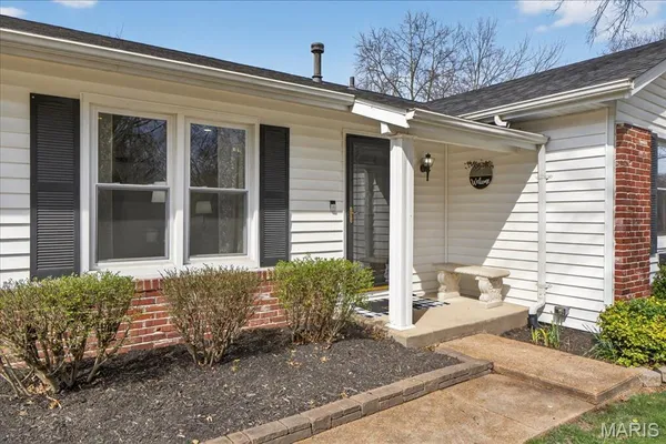$325,000 | 947 Bellestri Drive, Ballwin, MO 63021