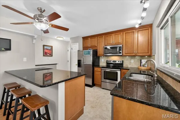 $325,000 | 947 Bellestri Drive, Ballwin, MO 63021