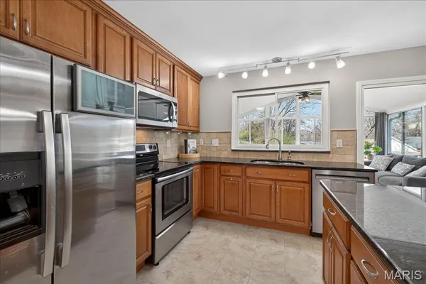 $325,000 | 947 Bellestri Drive, Ballwin, MO 63021