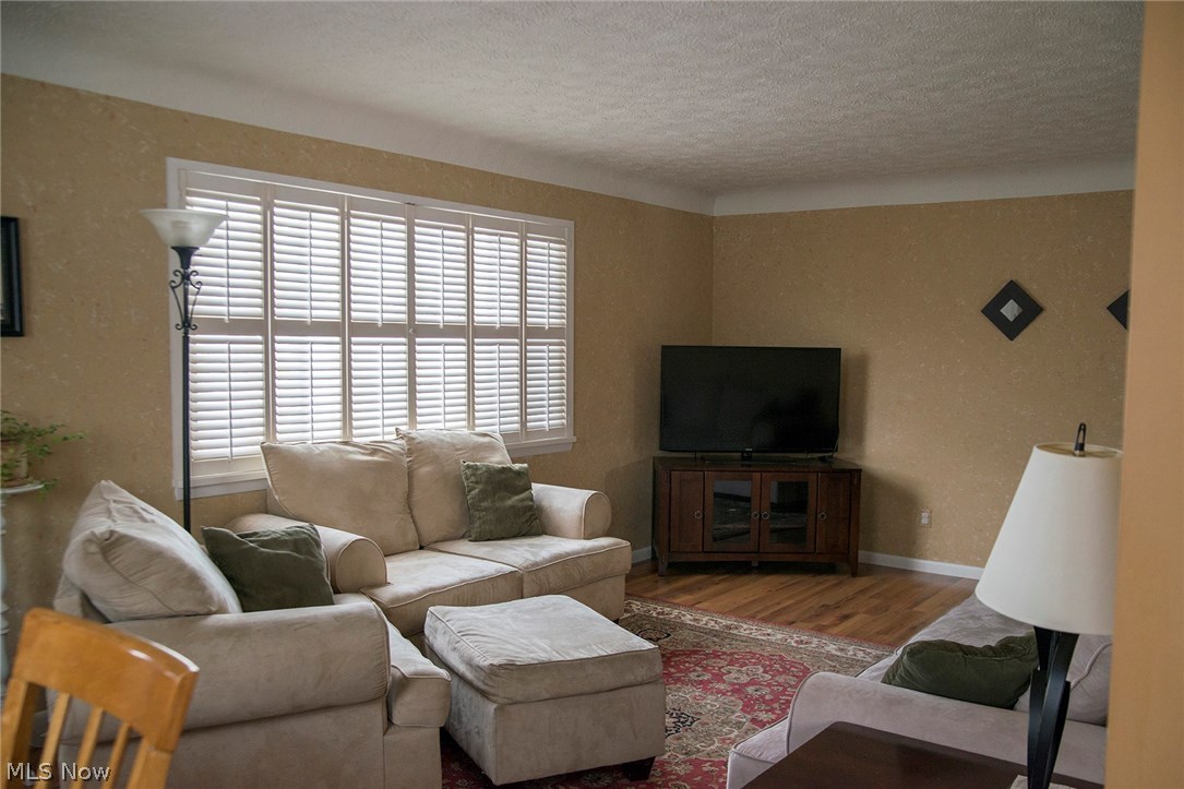 30204 Barjode Road Willowick, OH 44095 - Photo 3 of 22