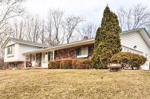 4345 East Stanley Road Genesee, MI 48437 - Photo 2 of 34 20432975-1.JPG