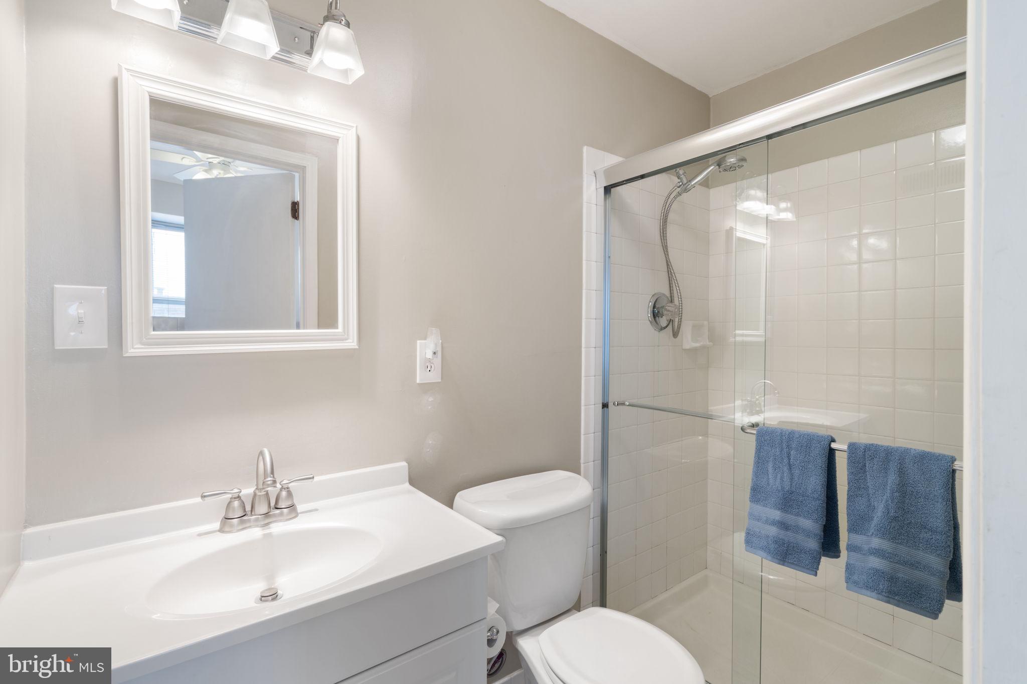 1903 Spruce Street, Unit 3E Philadelphia, PA 19103 - Photo 19 of 25
