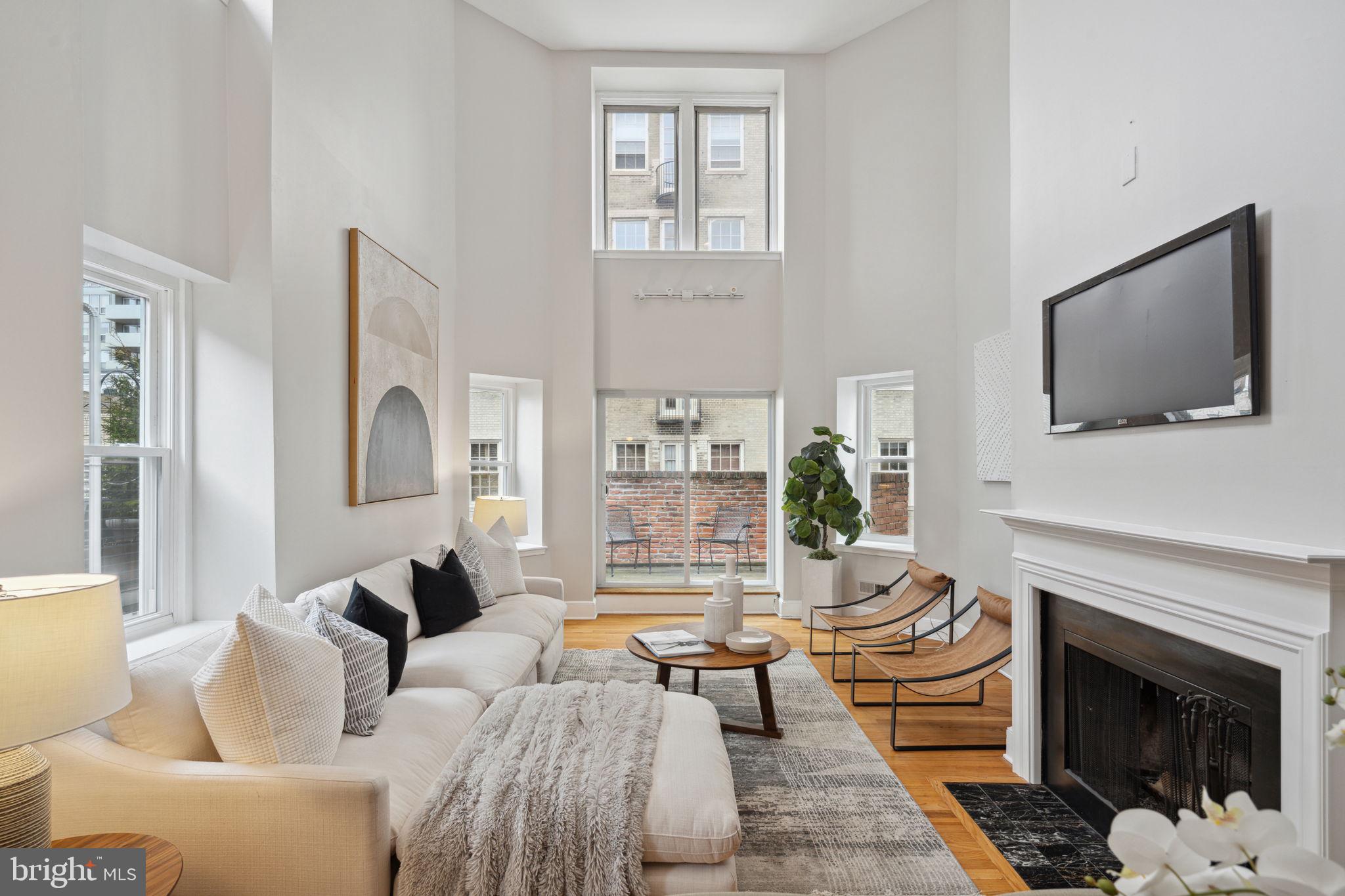 1903 Spruce Street, Unit 3E Philadelphia, PA 19103 - Photo 2 of 25
