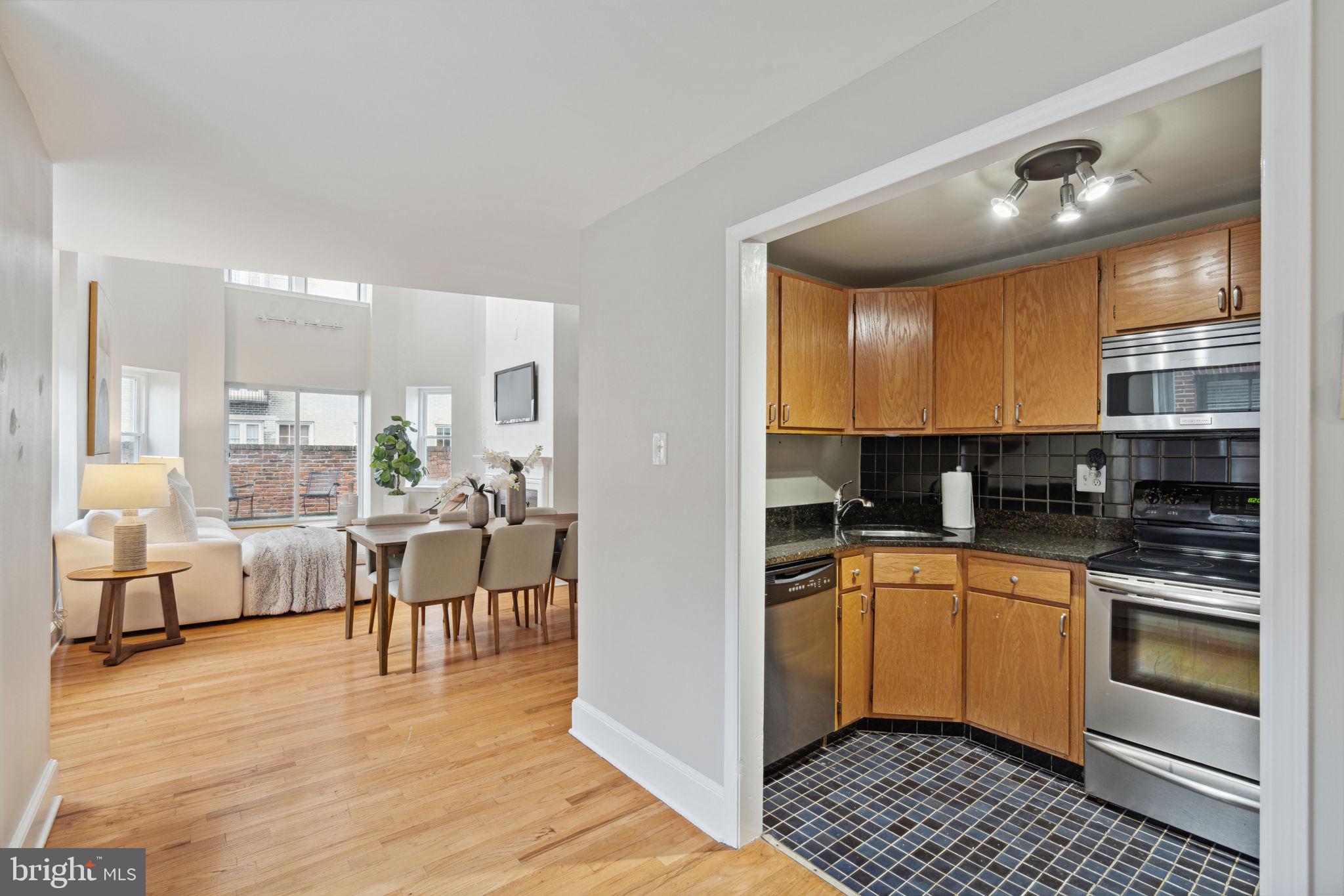 1903 Spruce Street, Unit 3E Philadelphia, PA 19103 - Photo 6 of 25