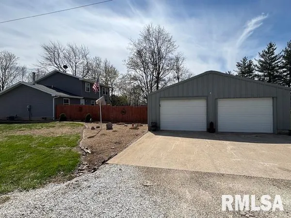 $200,000 | 220 North Union Street, Good Hope, IL 61438