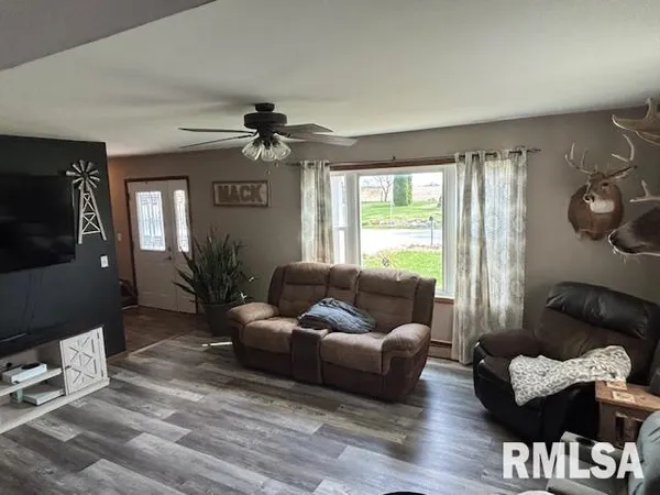 $200,000 | 220 North Union Street, Good Hope, IL 61438