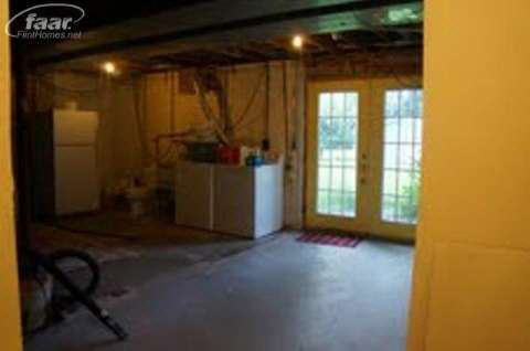 12359 White Lake Road Fenton, MI 48430 - Photo 19 of 26 20365309-18.JPG