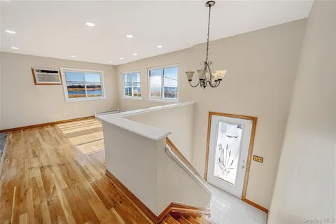 $779,988 | 4 Bay Place, Lindenhurst, NY 11757