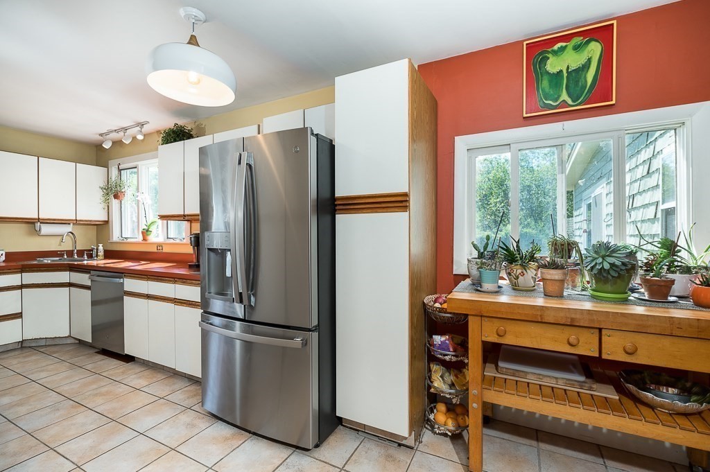 8 Butler Avenue Manchester, MA 01944 - Photo 12 of 34 Gallery Image 12