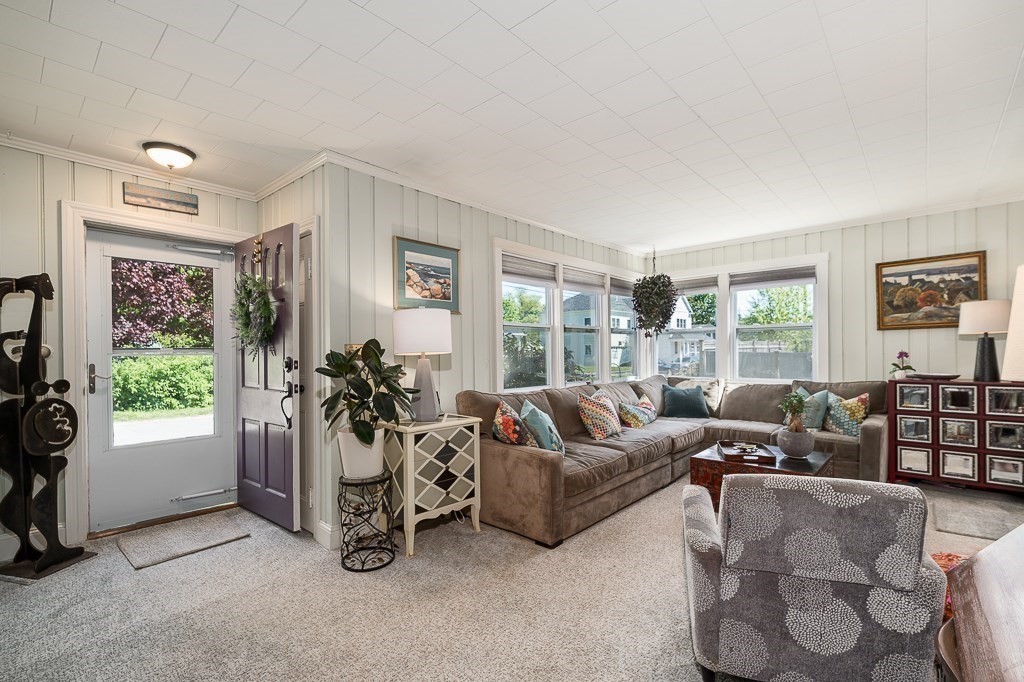 8 Butler Avenue Manchester, MA 01944 - Photo 8 of 34 Gallery Image 8