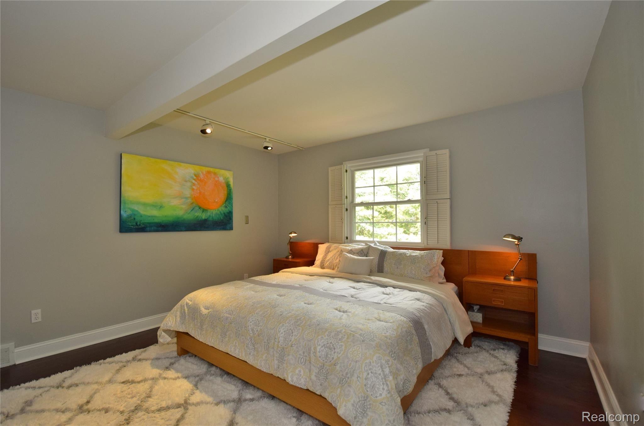 1331 West Maple Road Birmingham, MI 48009 - Photo 22 of 43 Master suite
