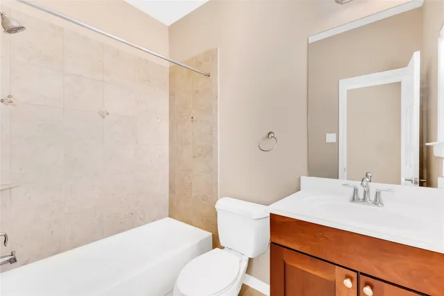 $2,925 | 934 West 26th Street, Unit B, Houston, TX 77008