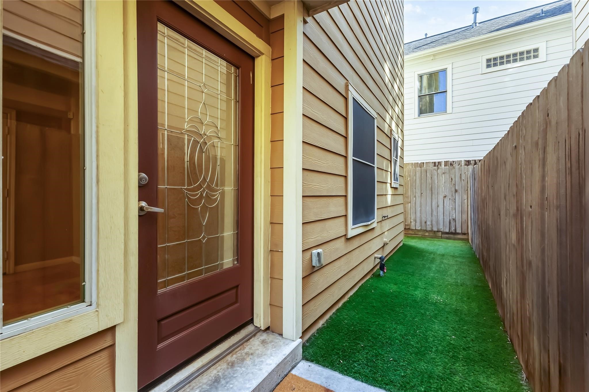 934 West 26th Street, Unit B Houston, TX 77008 - Photo 5 of 33 a view of front door of house