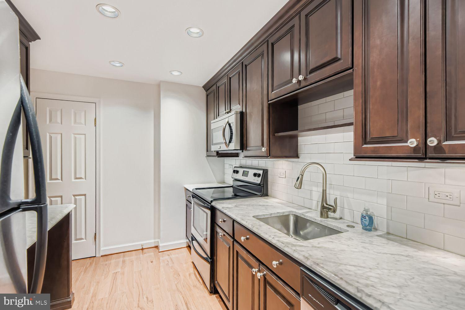 5712 Roland Avenue, Unit TC Baltimore, MD 21210 - Photo 4 of 14 Kitchen