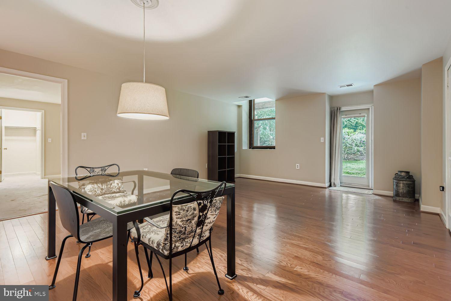 5712 Roland Avenue, Unit TC Baltimore, MD 21210 - Photo 6 of 14 Dining Area/Living Room