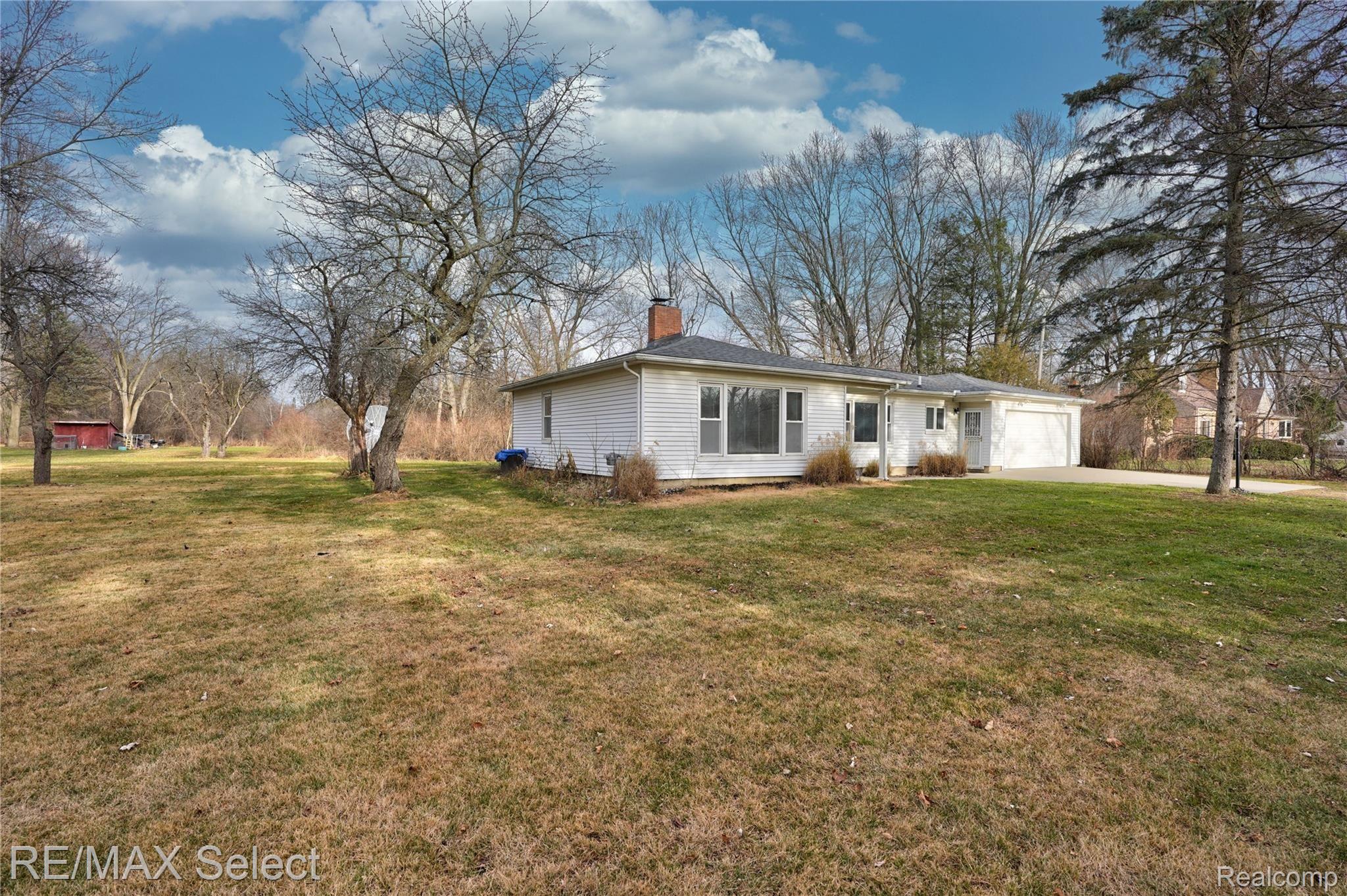 6492 Flushing Road Flushing, MI 48433 - Photo 3 of 42 6492 Flushing Road 06.jpg