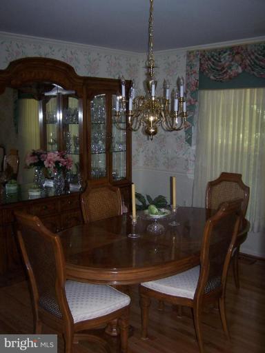 1748 Glastonberry Road Potomac, MD 20854 - Photo 8 of 20 Living Room #2