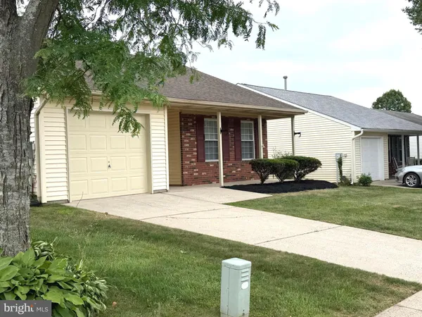 $375,000 | 111 Carriage Hill Court, Columbus, NJ 08022