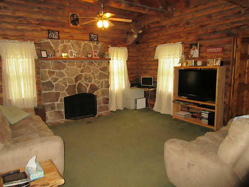 3759 North Balsiger Road Vandergrift, PA 15690 - Photo 2 of 16 Living Room.