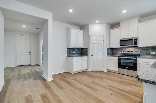 $307,990 | 1525 Newsted Drive, Seagoville, TX 75159