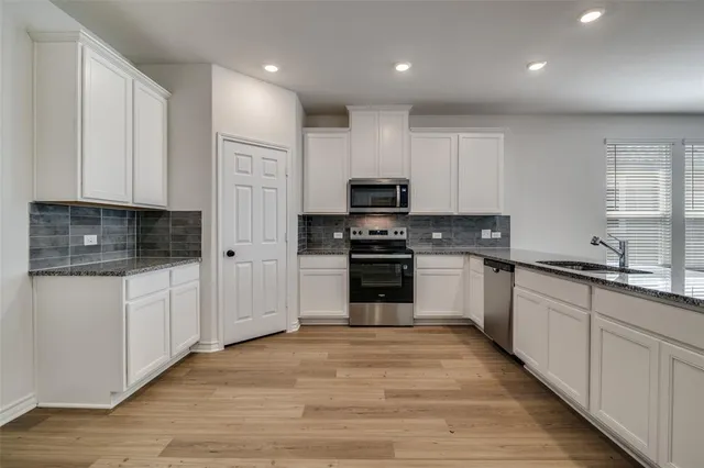 $307,990 | 1525 Newsted Drive, Seagoville, TX 75159