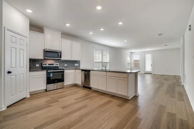 $307,990 | 1525 Newsted Drive, Seagoville, TX 75159