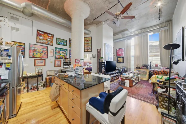 $4,000 | 758 North Larrabee Street, Unit 208, Chicago, IL 60654