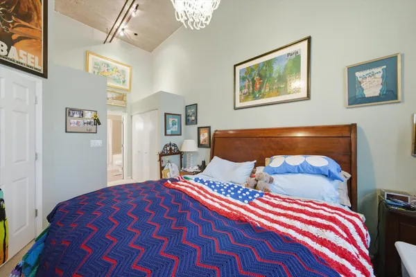 $4,000 | 758 North Larrabee Street, Unit 208, Chicago, IL 60654