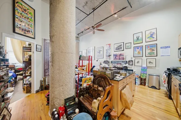 $4,000 | 758 North Larrabee Street, Unit 208, Chicago, IL 60654