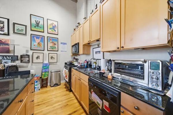 $4,000 | 758 North Larrabee Street, Unit 208, Chicago, IL 60654