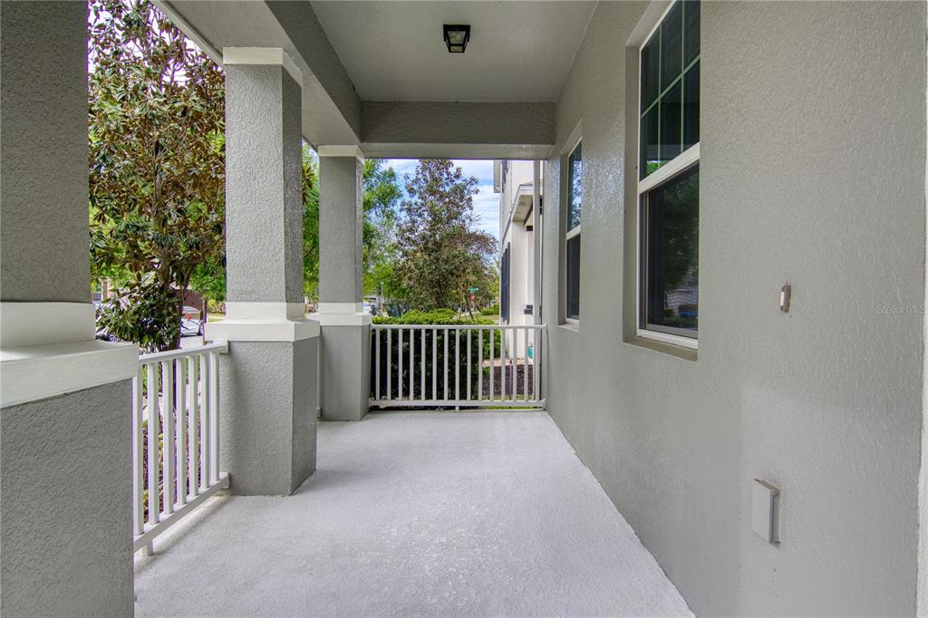 8323 Lookout Pointe Drive Windermere, FL 34786 - Photo 4 of 44
