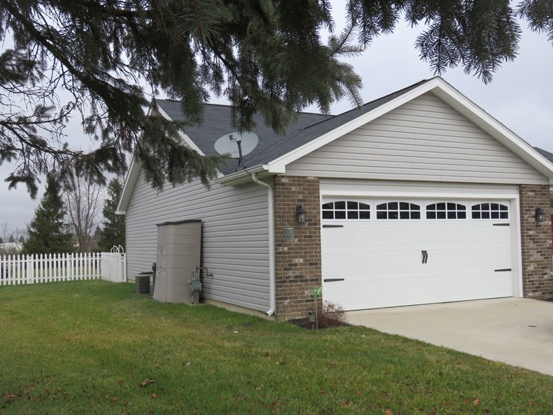 109 Briarwood Trail Decatur, IN 46733 - Photo 4 of 30