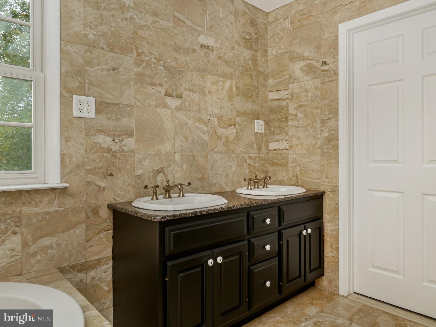 1001 Edgewood Road Yardley, PA 19067 - Photo 23 of 35 2nd Floor Master Bath