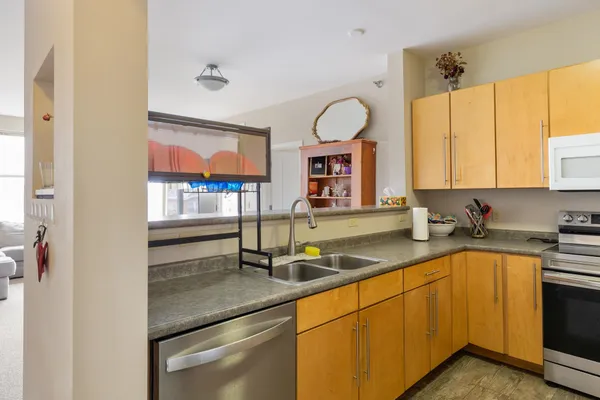 $3,500 | 370 Farrell Street, Unit 325, South Burlington, VT 05403