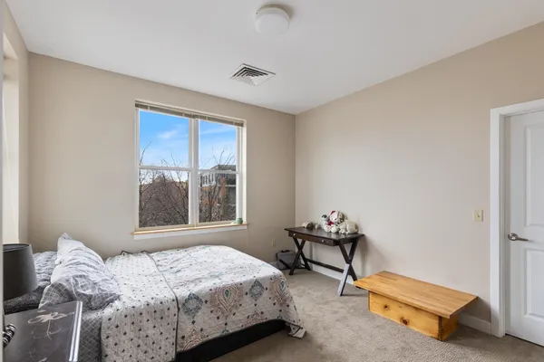 $3,500 | 370 Farrell Street, Unit 325, South Burlington, VT 05403