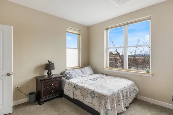 $3,500 | 370 Farrell Street, Unit 325, South Burlington, VT 05403