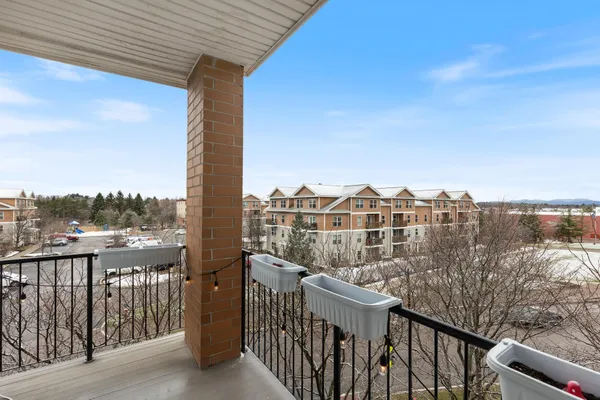 $3,500 | 370 Farrell Street, Unit 325, South Burlington, VT 05403