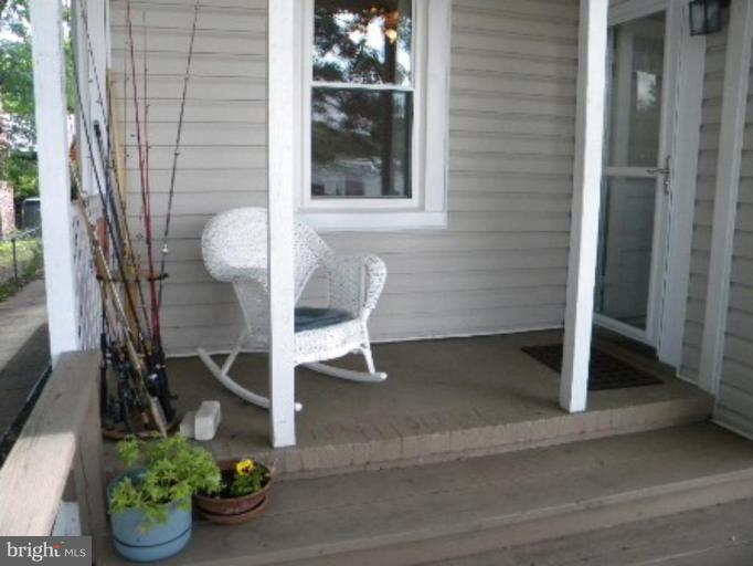 1988 Poplar Ridge Road Pasadena, MD 21122 - Photo 7 of 30 Porch