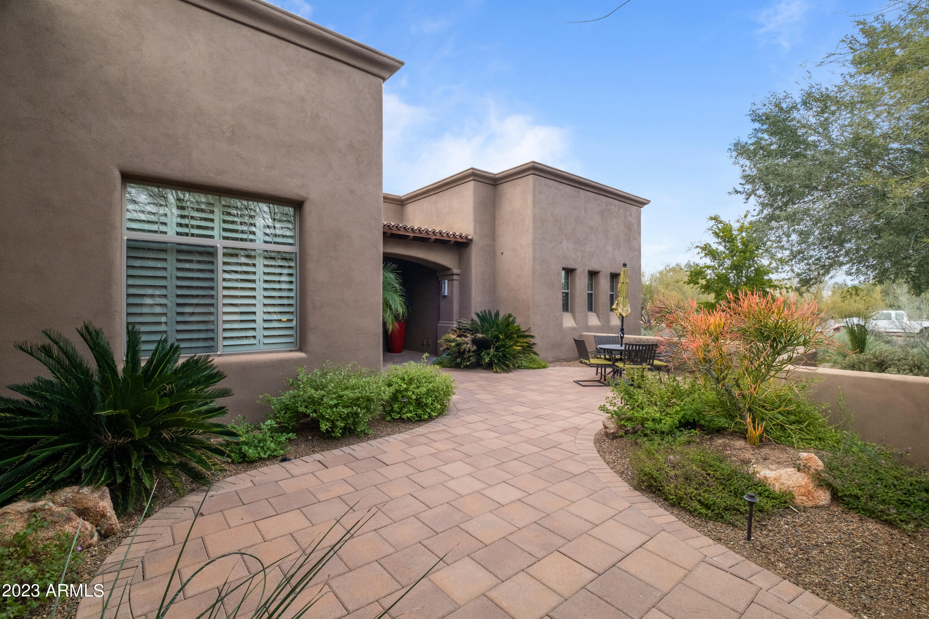 27102 North Palo Fiero Road Rio Verde, AZ 85263 - Photo 4 of 48 Paved courtyard
