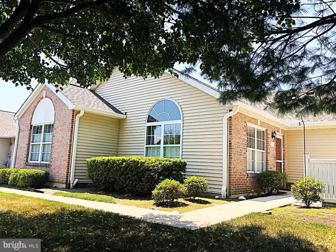 22 Point Court Lawrence Township, NJ 08648 - Photo 3 of 37