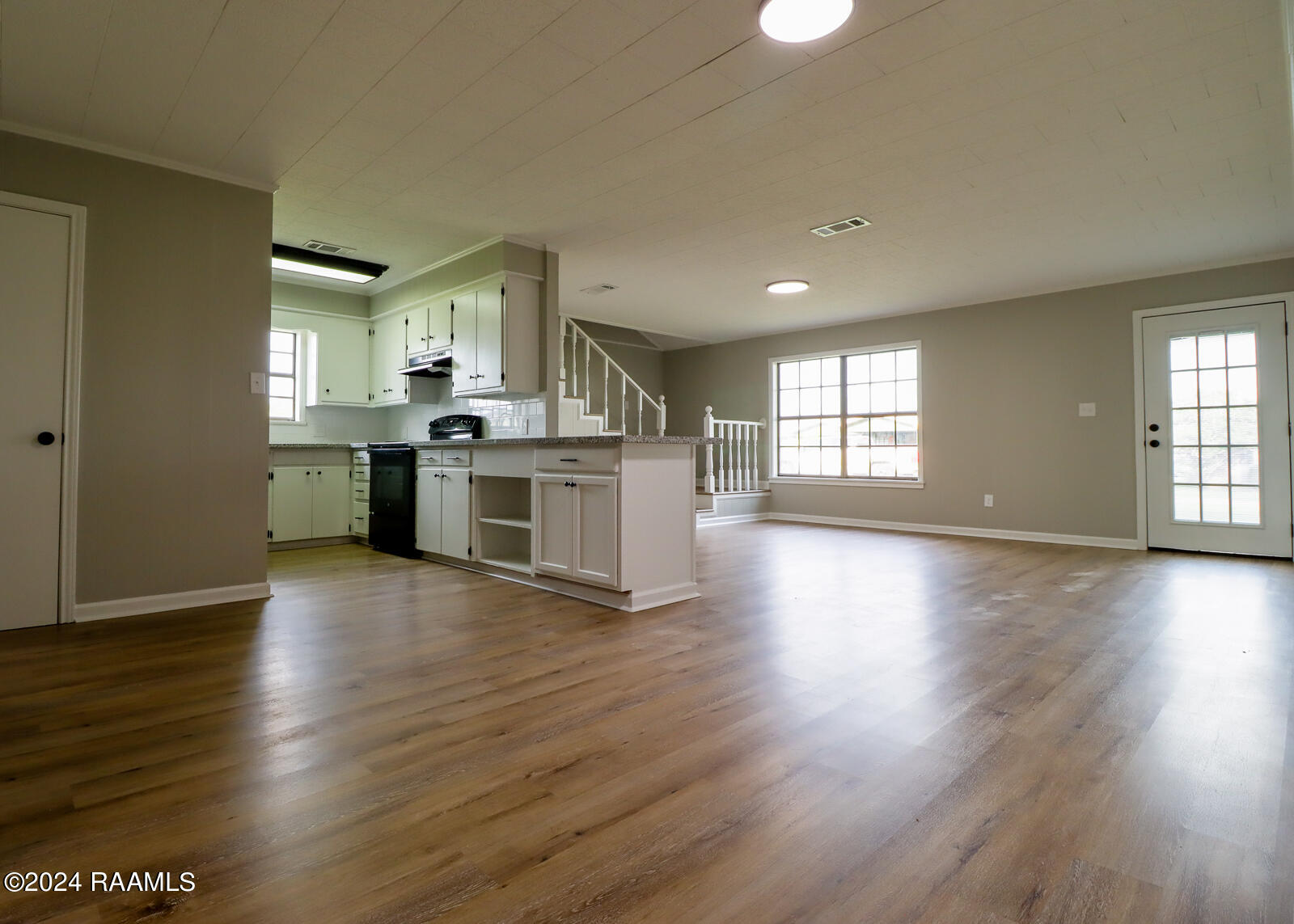 10728 Sandra Drive Kaplan, LA 70548 - Photo 3 of 19 2