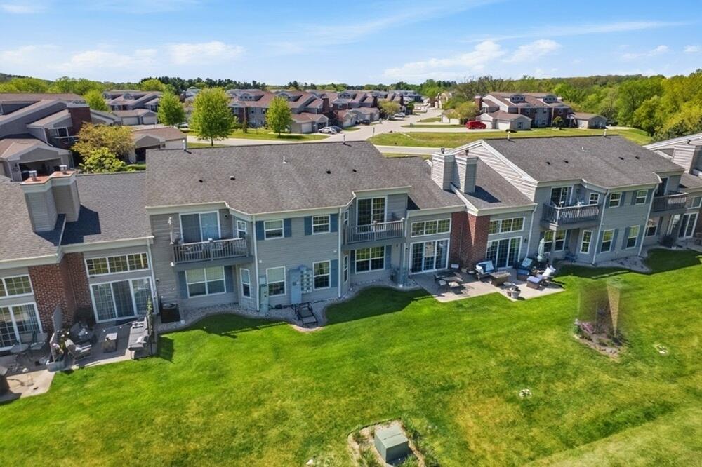 N16W26512 Golf View Lane, Unit E Pewaukee, WI 53072 - Photo 28 of 36 Drone of Back of Unit