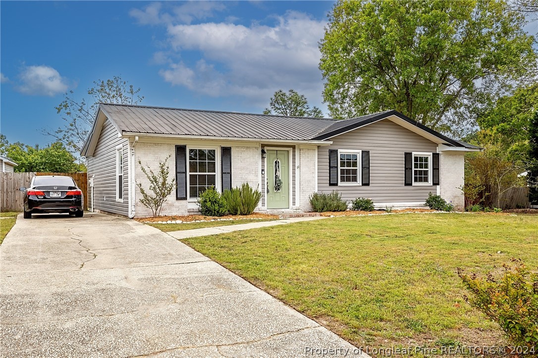 5983 Spinner Road Hope Mills, NC 28348 - Photo 3 of 27 Gallery Image 3