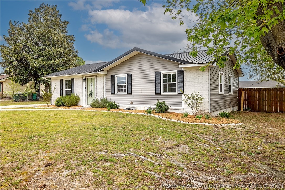 5983 Spinner Road Hope Mills, NC 28348 - Photo 4 of 27 Gallery Image 4